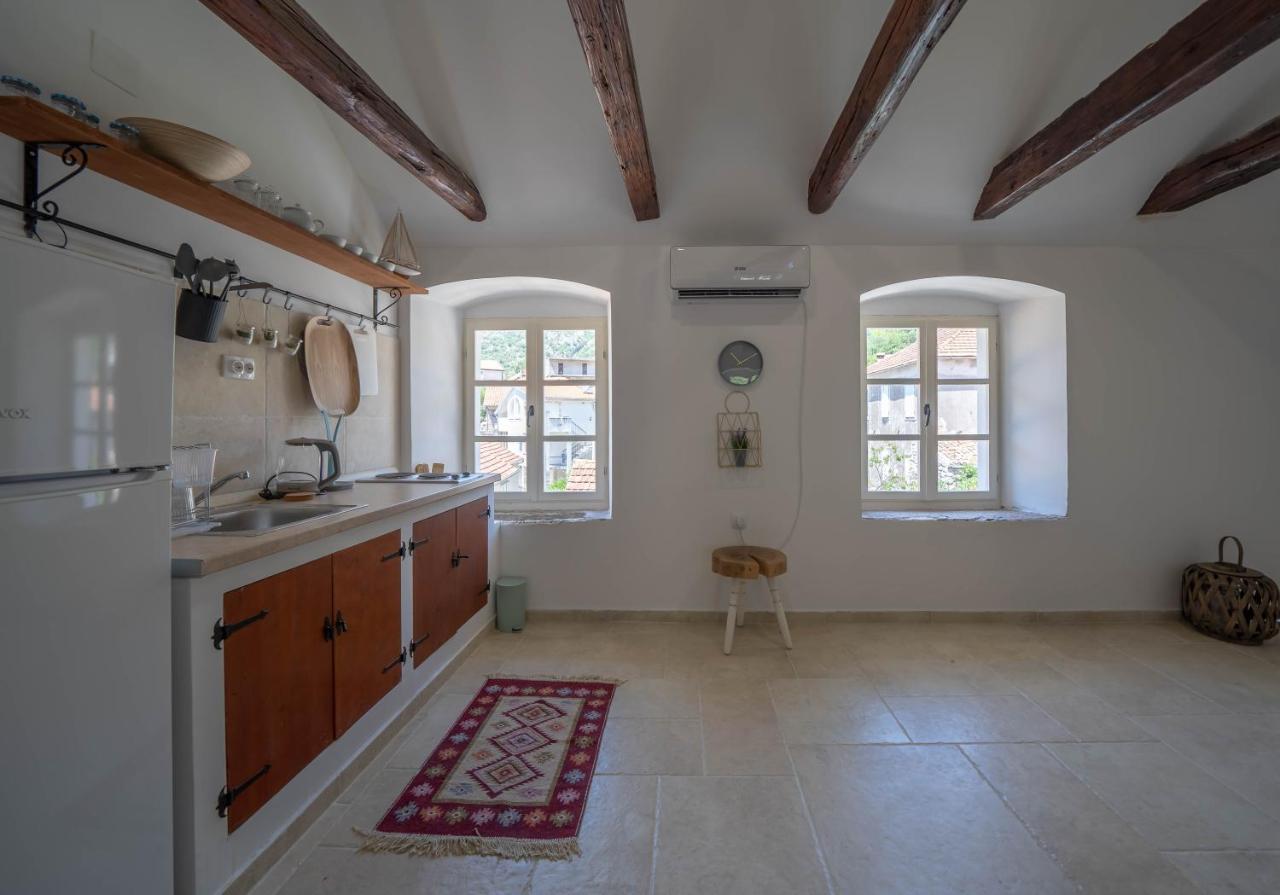 Apartments Oliva Risan Luaran gambar