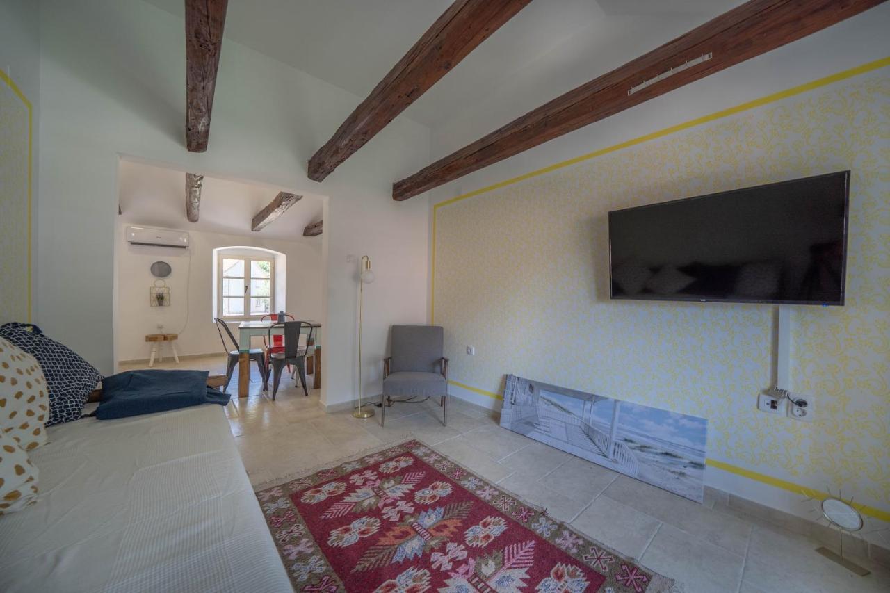 Apartments Oliva Risan Luaran gambar
