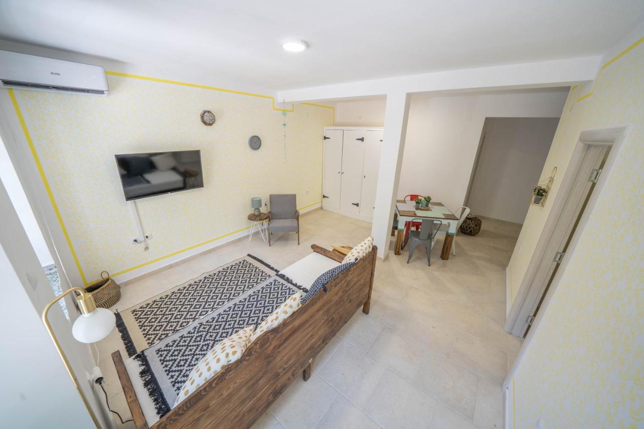 Apartments Oliva Risan Luaran gambar