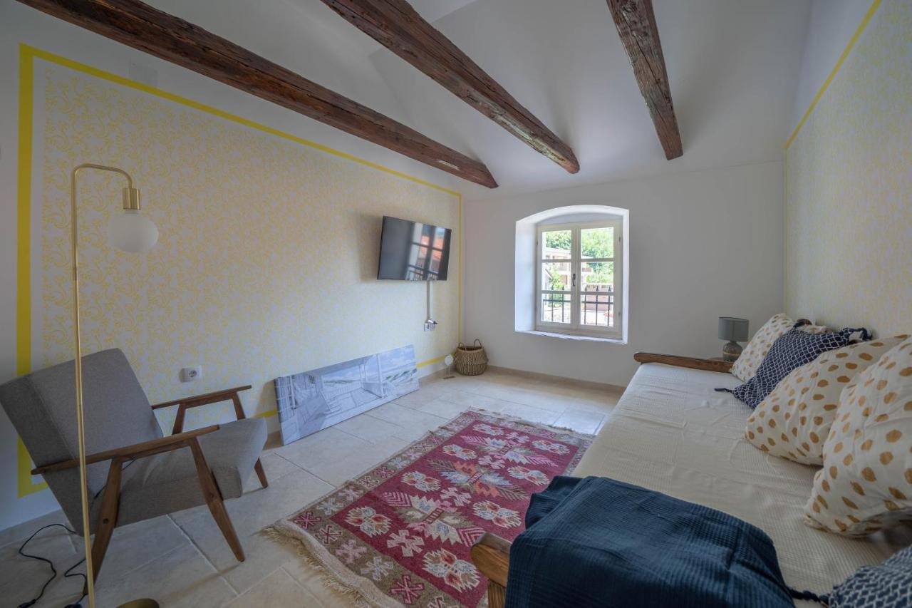 Apartments Oliva Risan Luaran gambar