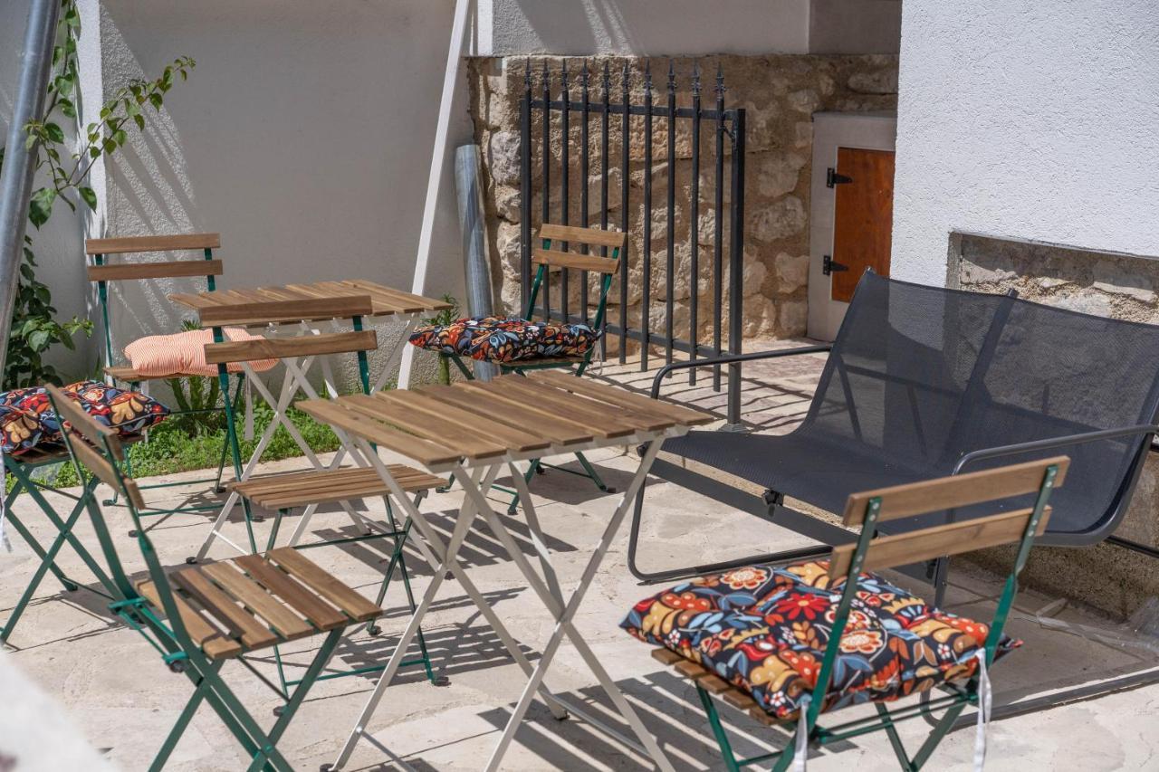 Apartments Oliva Risan Luaran gambar