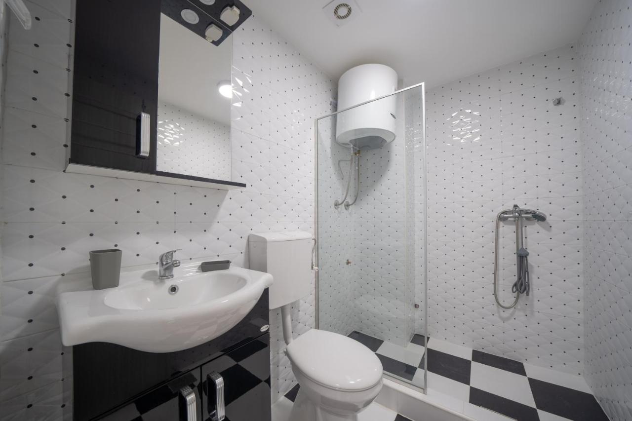 Apartments Oliva Risan Luaran gambar
